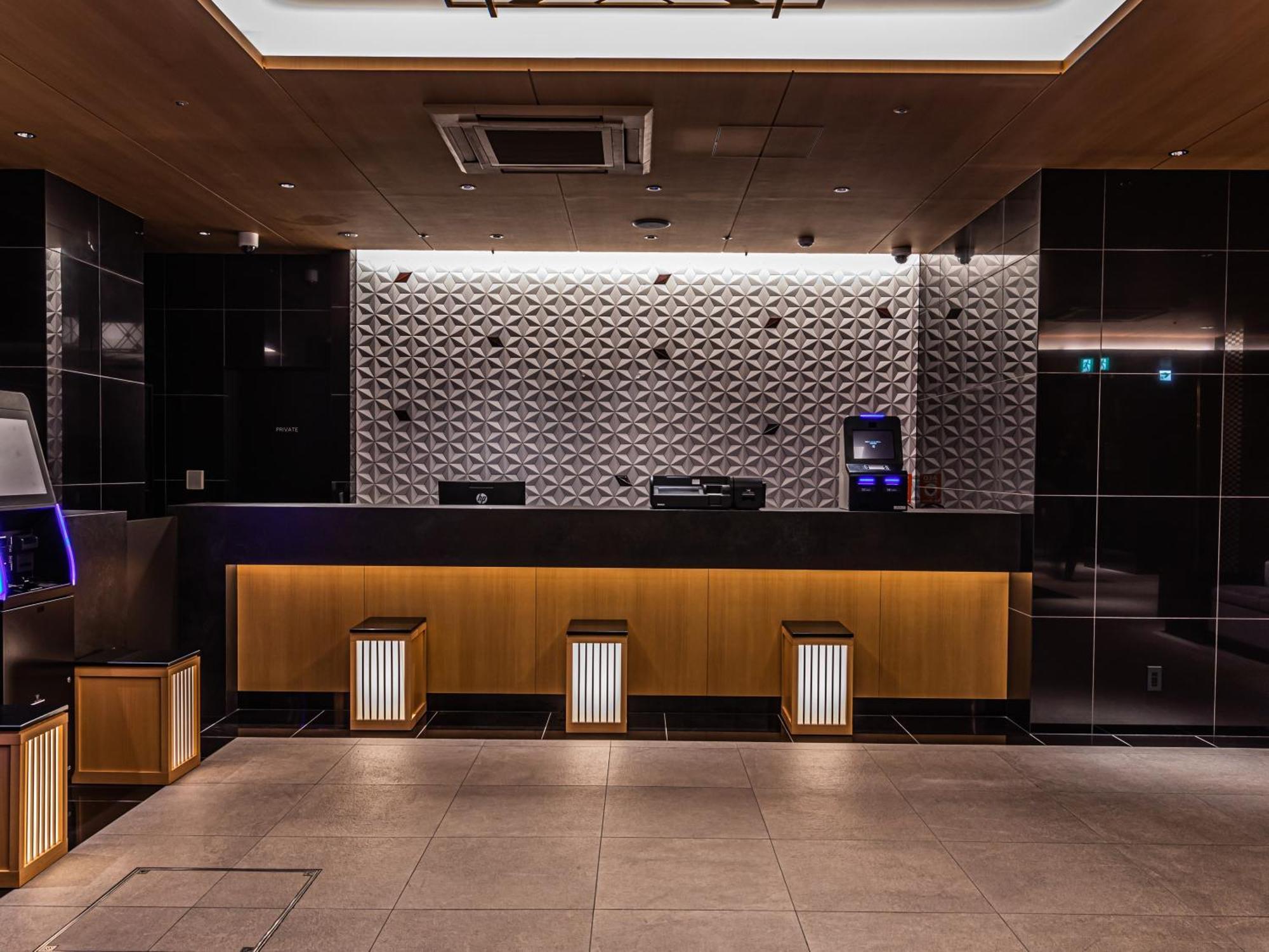 Apa Hotel Shin Osaka Eki Tower Exterior photo